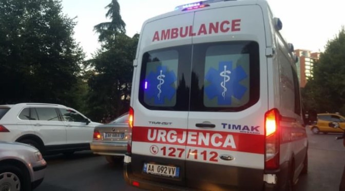 Aksident i frikshëm në aksin Korçë-Bilisht, përplasen dy “Benza” ,njëri nga shoferët në gjendje të dehur…