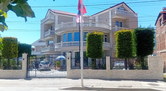 🏨 ‘Villa 100 Boutique ‘– Destinacioni më i ri i luksit në Pogradec!