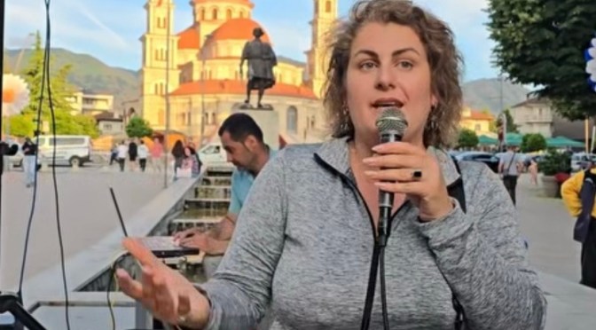 ‘Me kërcënojnë’/ Inspektorja e tax të Maliqit : “Sistemi të shkel nëse nuk u bindesh drejtuesve”