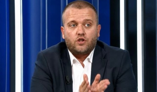 Deputeti Socialist: OMONIA e Dules mbron Redi Muçin dhe Lëvizjen Bashkë, sepse janë bashkë në vorioepirotizëm