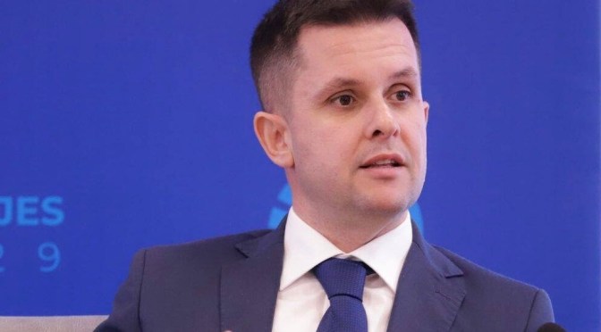 Alimehmeti: “Në protestë ka socialistë, drejtorë bashkie dhe qytetarë nga çdo krah politik