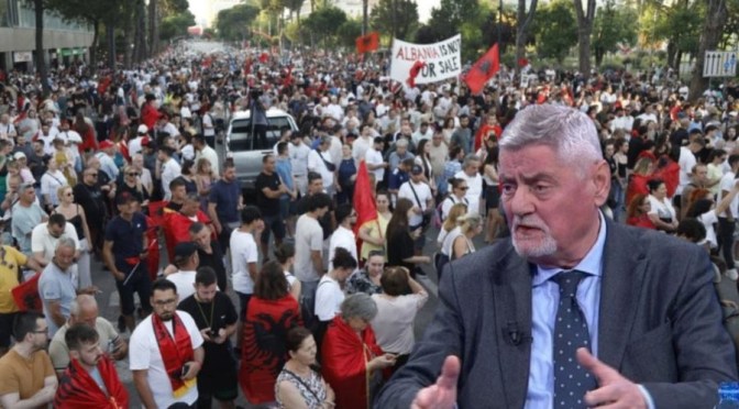 Dashamir Shehi thirrje qytetarëve: Mbyllni dyqanet dhe dilni në protestë me gratë për krahu