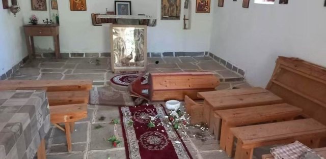 Dëmtohet Kisha e Shën Thanasit në Sinicë/ Banorët: “Krim ndaj traditës dhe historisë