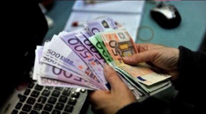 Rënie në pikiatë e Euros dhe dollarit, ja sa këmbehen sot…