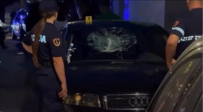 Sherr për zhurmën e fëmijëve/ 4 fqinjët përplasen me dru e lopata në Korçë…