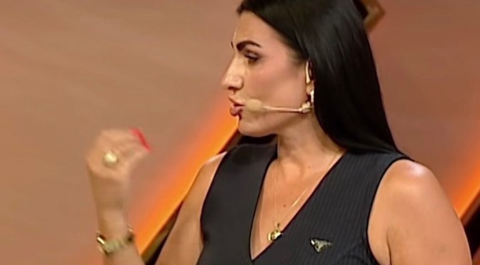 “Hasmin e keni brenda familjes”! Pas vr*sjes së Franc Konomit, Rovena shpërthen në akuza: “Donin të na përzinin nga Shqipëria