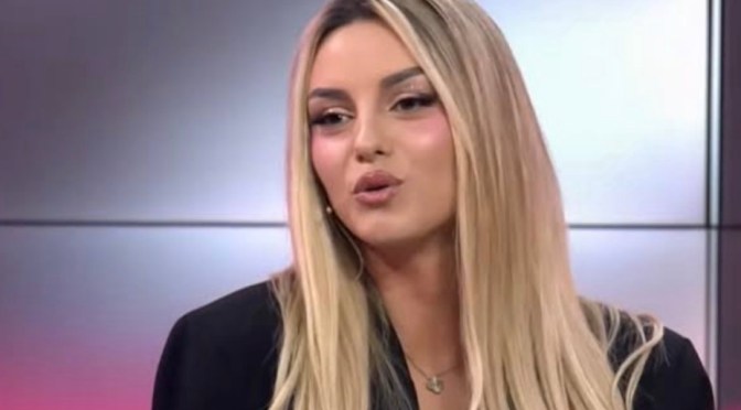Në shoqërinë e dy meshkujve në një lokal e dehur, reagon ish-banorja e Big-Brother…