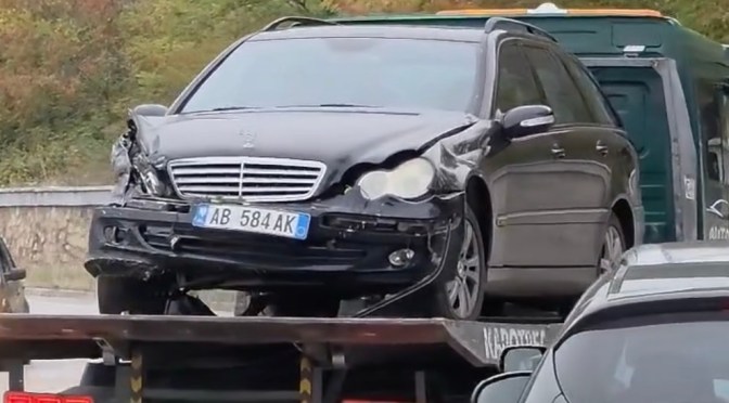 Makinat behen cope në aksin Pogradec-Lin, një person përfundon në spital…