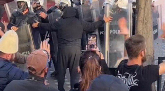 Mbi 8 orë protestë, studentët paralajmërojnë protestën e radhës…