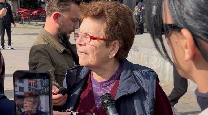 Qytetarja Korçare në protestë: “Policet jane vandale si te Sadam Hysenit qe po vr*sin popullin