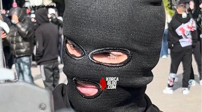 Protesta në Korçë/ I riu: “Kemi ardhur për të rrëzuar qeverinë, gjysma e gjimnazit janë servilë, bëjnë mësim…