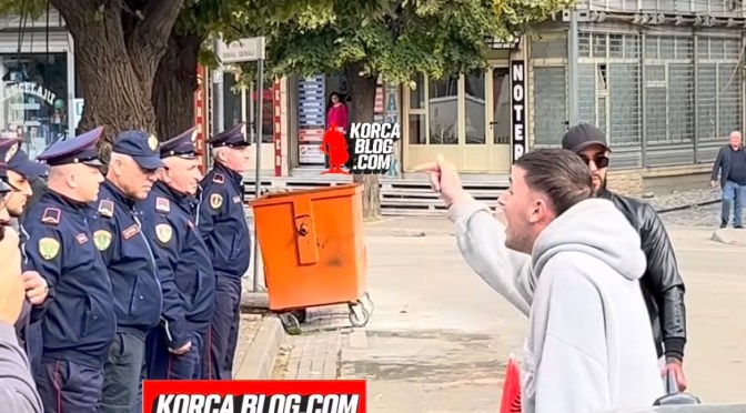 Studenti Korçar Policëve: “Nesër do të ngeleni pa bukë, do ikë Edi Rama ,do ikni edhe ju…